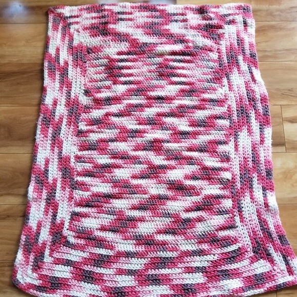 Crochet Afghan  VTG. Childs size\crib size - Picture 2 of 4